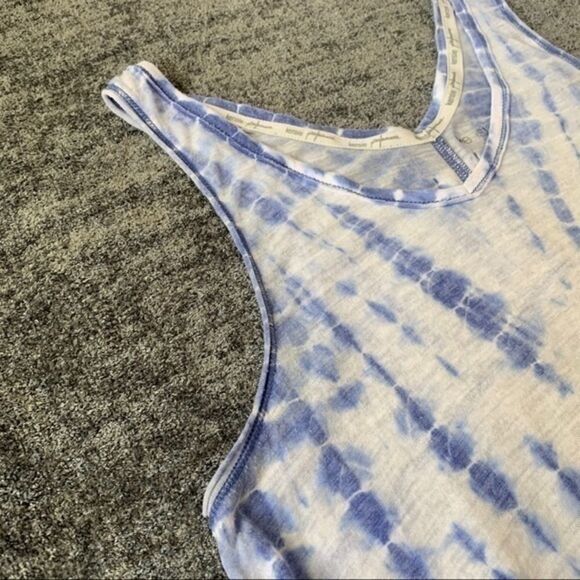 Kensie Performance Tie-Dye Tank Blue Lightweight - Picture 3 of 10